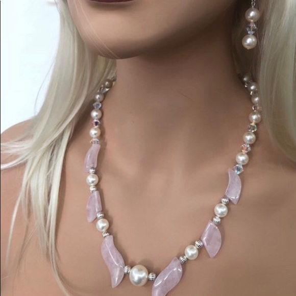 NWT Rose Quartz Crystal Necklace Set - Picture 2 of 9